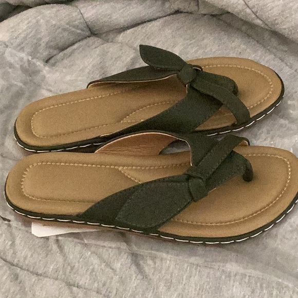 Olive Green Knot-Detail Flip-Flop - Yasirun - size 9(40) - new - Picture 5 of 8